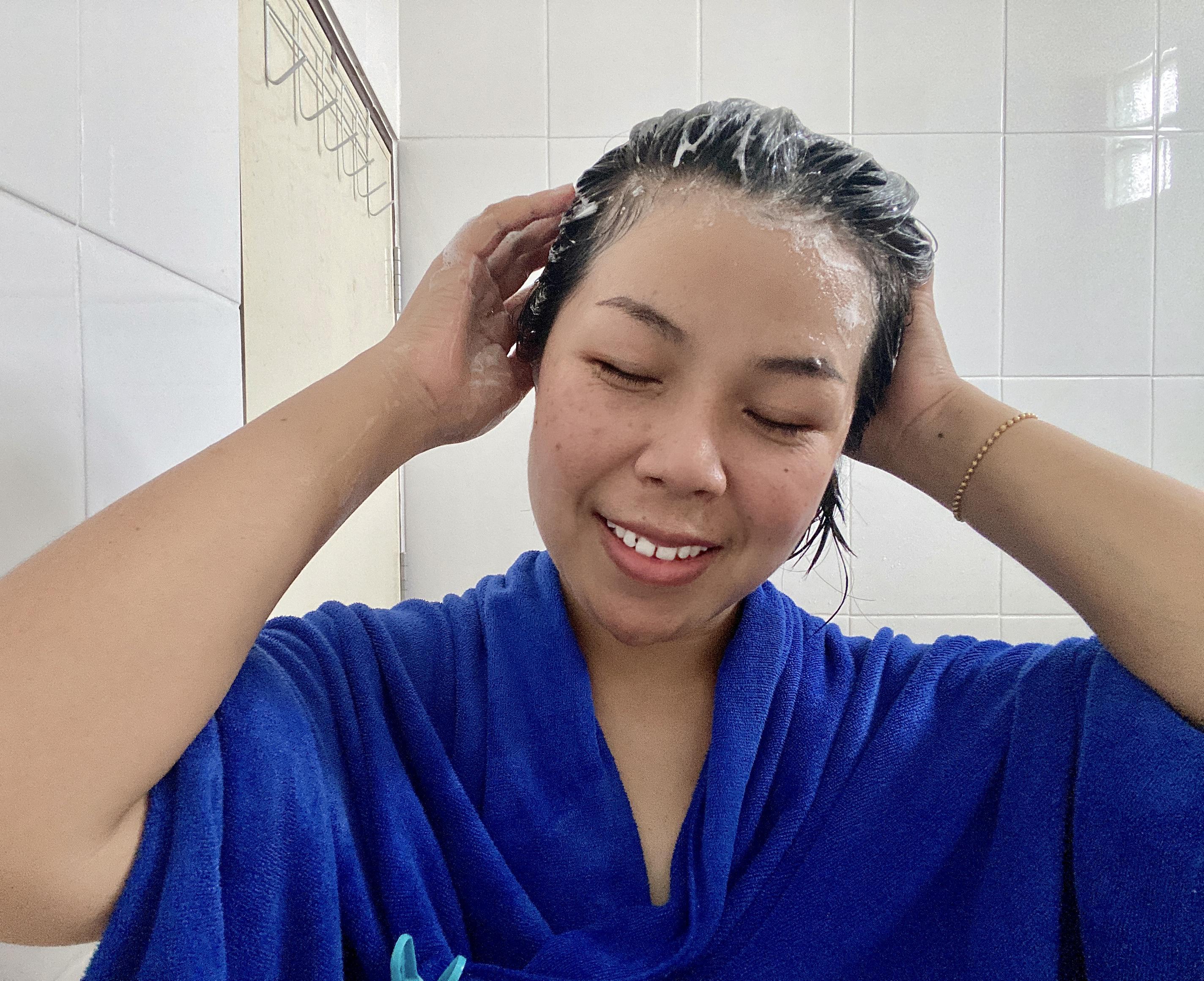 ภาพหน้าปก ผมเสียสู่ผมสวย…ด้วยผลิตภัณฑ์ Bergamot  Detoxify Shampoo (For Normal and Oily Hair) แชมพูสูตรชำระล้างสารตกค้างบนเส้นผม  ที่:2