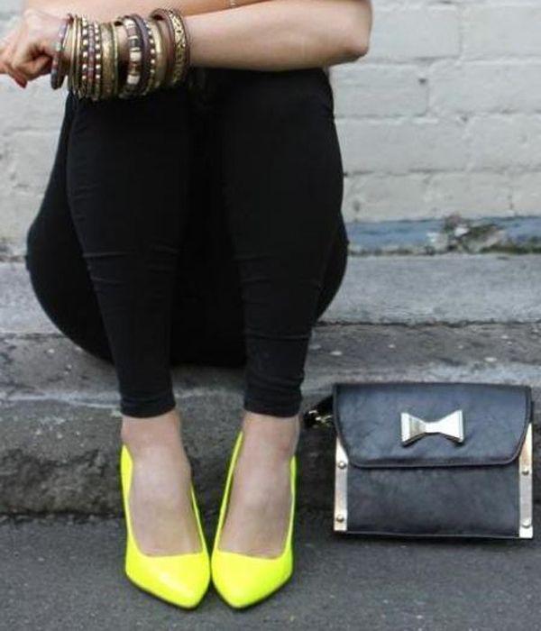 รูปภาพ:http://www.zquotes.net/wp-content/uploads/2014/10/Yellow-Neon-Shoes-Style-2015.jpg