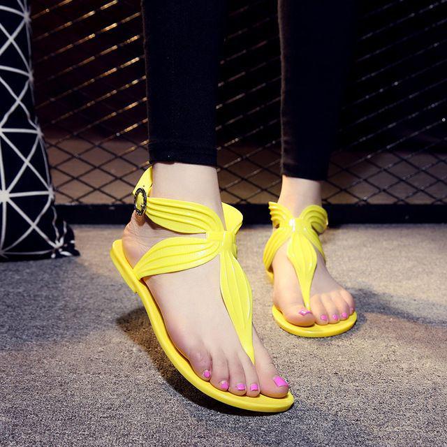 รูปภาพ:http://g02.a.alicdn.com/kf/HTB1U9UGJpXXXXagXVXXq6xXFXXX3/2016-New-Arrival-Summer-Candy-Color-Female-Sandals-Flat-Fashion-Flip-flops-Women-s-Bohemia-Sandals.jpg