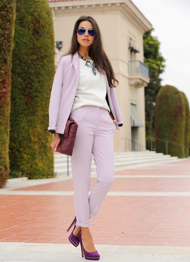รูปภาพ:http://glamradar.com/wp-content/uploads/2016/07/4.-lavender-business-suit-with-pumps.jpg