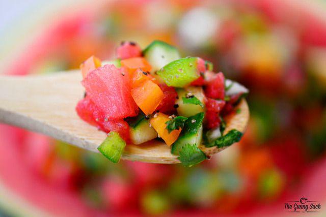 รูปภาพ:http://www.thegunnysack.com/wp-content/uploads/2016/07/Watermelon-Salad-Recipe.jpg