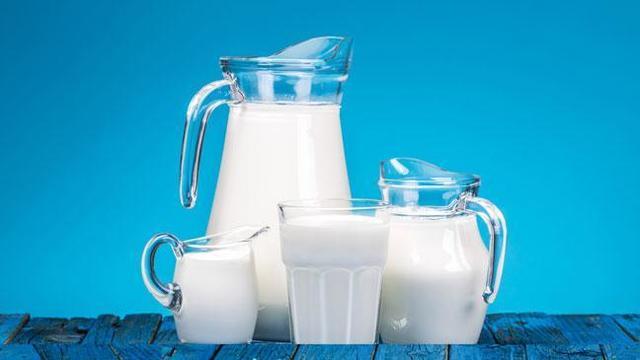 รูปภาพ:http://home.bt.com/images/skimmed-milk-vs-full-fat-milk--which-is-healthier-and-will-help-you-lose-weight-136405145941303901-160412144210.jpg