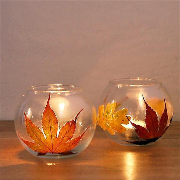 รูปภาพ:http://diyandcraftsideas.com/wp-content/uploads/2014/08/leaf-candle-jars.jpg