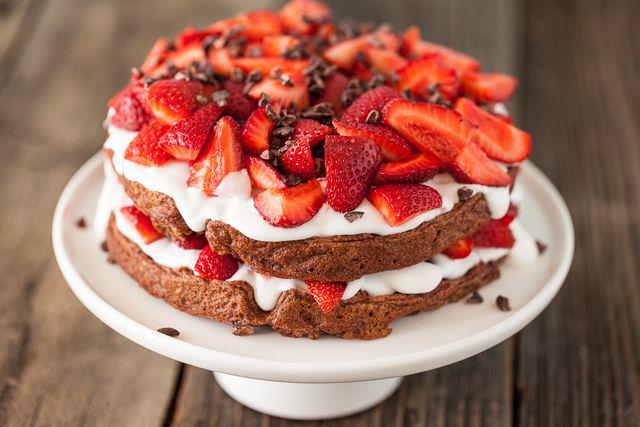 รูปภาพ:http://keepinitkind.com/wp-content/uploads/2013/06/Chocolate-Strawberry-Shortcake-Waffles-38.jpg