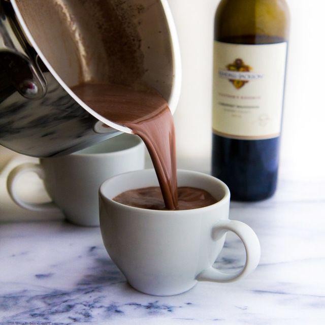 ภาพประกอบบทความ อบอุ่นในฤดูหนาว Red Wine Hot Chocolate ความอร่อยที่ต้องลอง
