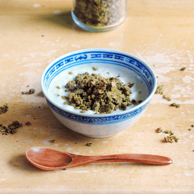 ภาพประกอบบทความ Green Tea Granola เมนูธัญพืชกราโนล่าชาเขียว อร่อยสุดฟิน มีคุณค่าต่อร่างกายเต็มเปี่ยม
