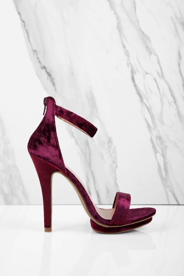 รูปภาพ:https://cdn.tobi.com/product_images/md/1/burgundy-velvet-amy-ankle-strap-stilettos.jpg