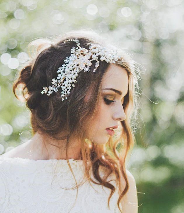 รูปภาพ:http://www.hairsea.com/wp-content/uploads/2015/10/Best-Exquisite-Hair-Adornments-for-the-Bride31.jpg