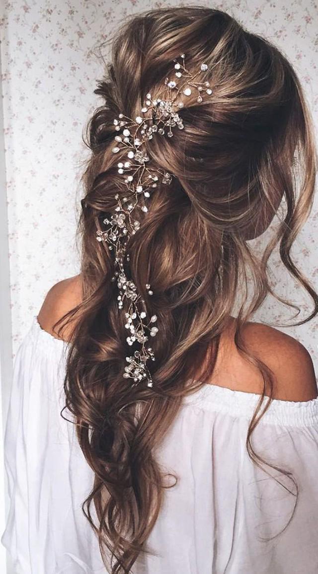 รูปภาพ:http://www.hairsea.com/wp-content/uploads/2015/10/Best-Exquisite-Hair-Adornments-for-the-Bride2.jpg