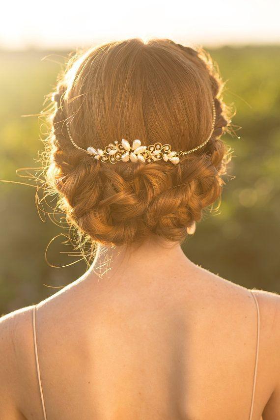 รูปภาพ:http://www.hairsea.com/wp-content/uploads/2015/10/Best-Exquisite-Hair-Adornments-for-the-Bride4.jpg