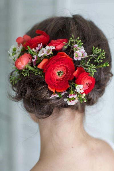รูปภาพ:http://www.hairsea.com/wp-content/uploads/2015/10/Best-Exquisite-Hair-Adornments-for-the-Bride71.jpg