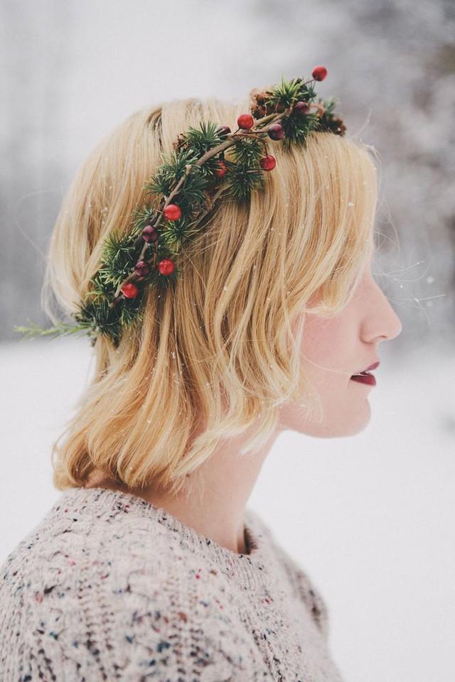 รูปภาพ:http://www.hairsea.com/wp-content/uploads/2015/10/Best-Exquisite-Hair-Adornments-for-the-Bride9.jpg