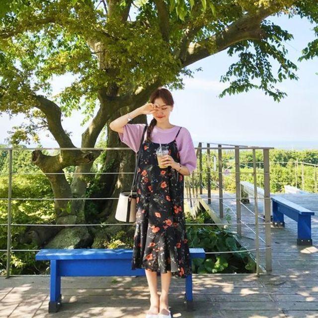 ภาพประกอบบทความ รวมแฟชั่นการแต่งตัวด้วย 'ชุดเดรสยาว' ในช่วงหน้าร้อน ของสาวเกาหลี 