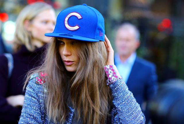 รูปภาพ:http://wardrobelooks.com/wp-content/uploads/2013/10/Baseball-Hats-For-Women-1.jpg