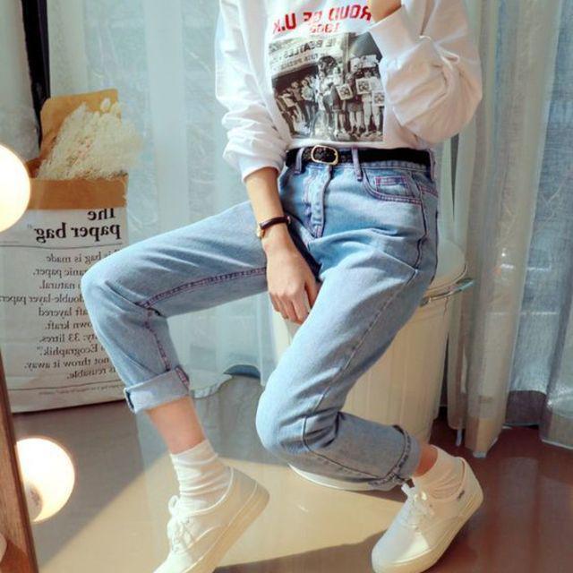 ภาพประกอบบทความ #รื้อตู้เสื้อผ้าแม่ กับ 30 ไอเดียมิกซ์แอนด์แมทช์ '90s Jeans' กางเกงยีนส์วินเทจ สุดเก๋า!! 