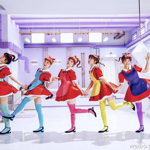 ภาพประกอบบทความ ทำความรู้จักกับสาวๆ "Red Velvet" ผ่านแฟชั่นจากผลงานเอ็มวีกัน