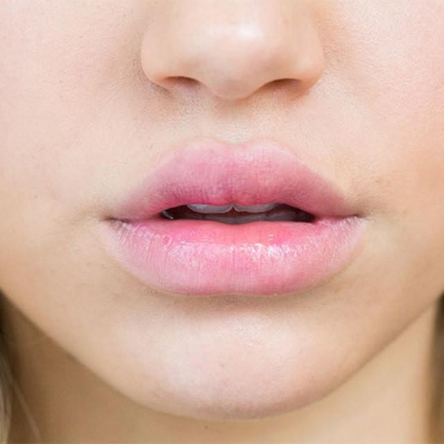 ภาพประกอบบทความ ปากแห้งจนน่าเกลียด รีบใช้ด่วน! รวมลิปบาล์ม ลิปมัน ใช้แล้วเริ่ด ประจำปี 2017