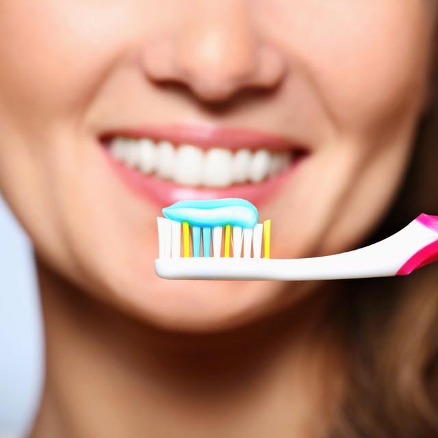 ภาพประกอบบทความ 5 สิ่งที่จะเกิดขึ้น หากว่าคุณ "ละเลยการแปรงฟัน" อ่านด่วน! เพื่อสุขภาพที่ดีของช่องปาก