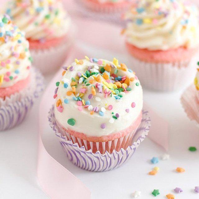 ภาพประกอบบทความ ไอเดียขนมคัพเค้ก "Cupcake Recipes" กินได้เรื่อยๆ ไม่มีเบื่อ #เล็กและดูสวย
