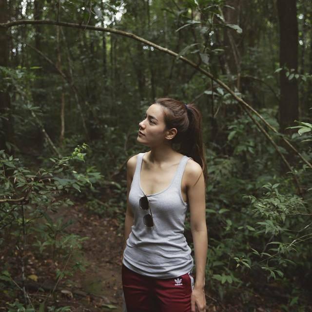 ตัวอย่าง ภาพหน้าปก:วันหนึ่งฉันเดินเข้าป่า! เก็ทไอเดีย "ท่าโพสท่ามกลางธรรมชาติ" สวยละมุน ของเหล่าดารา-ไอดอลไทย!
