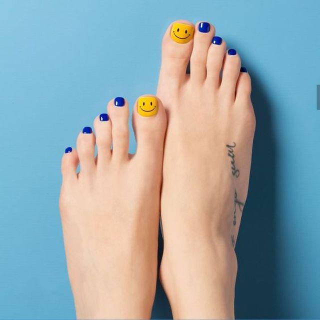 ภาพประกอบบทความ ไอเดียการเพ้นท์ 'ลายเล็บเท้าคิ้วท์ๆ' โชว์นิ้วเท้าสุดชิค #มาเพ้นท์เล็บเท้ากันเถอะ!!!!
