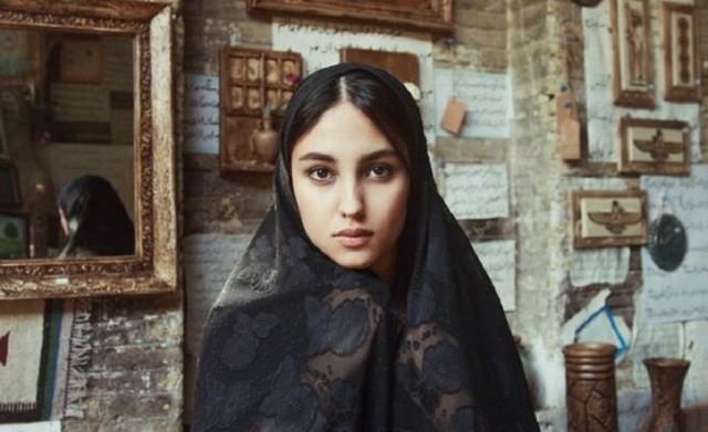 รูปภาพ:https://imagini.teotrandafir.com/2016/12/Caz-uluitor-in-Iran.-Un-tanar-pe-nume-Wahid-a-luat-o-de-nevasta-pe-femeia-pe-care-a-violat-o.jpg