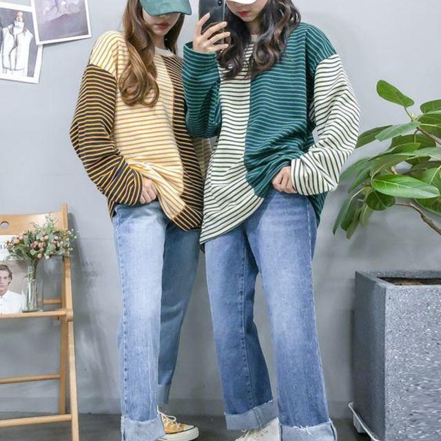 ภาพประกอบบทความ เข้าฤดูใบไม้ร่วงแล้ว! ส่องแฟชั่น 'Twin Looks' ชวนเพื่อนซี้มาแต่งเป็นคู่ แบบสาวเกาหลี!