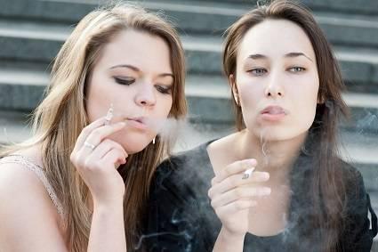 รูปภาพ:http://www.drugfree.org/wp-content/uploads/2014/02/Teen-girls-smoking1.jpg