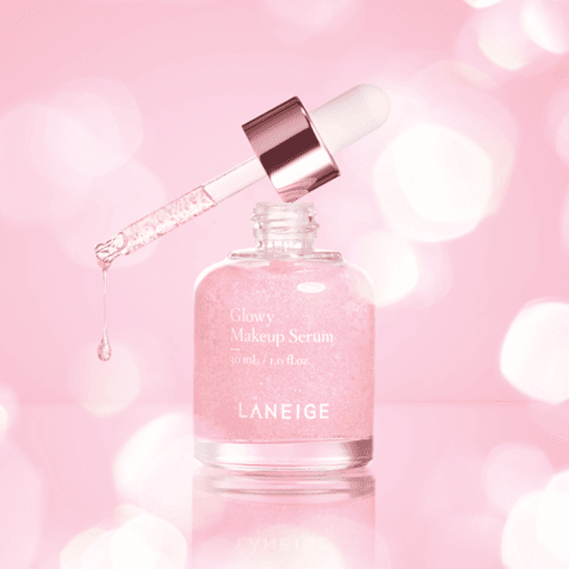 ภาพประกอบบทความ Pink แบบฉ่ำๆ โกลวๆ Laneige ออกเซรั่มตัวใหม่ เนื้อเป็นวิ้งค์ๆ สีชมพู 'Glowy Makeup Serum' 