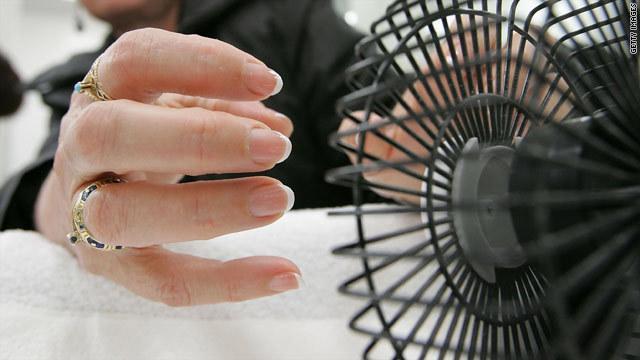 รูปภาพ:http://i2.cdn.turner.com/cnn/2011/images/09/14/t1larg.nail.drying.gi.jpg