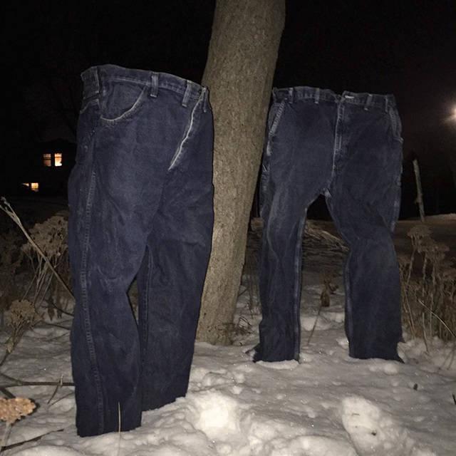 รูปภาพ:http://static.boredpanda.com/blog/wp-content/uploads/2016/01/frozen-pants-jeans-cold-winter-minnesota-2.jpg