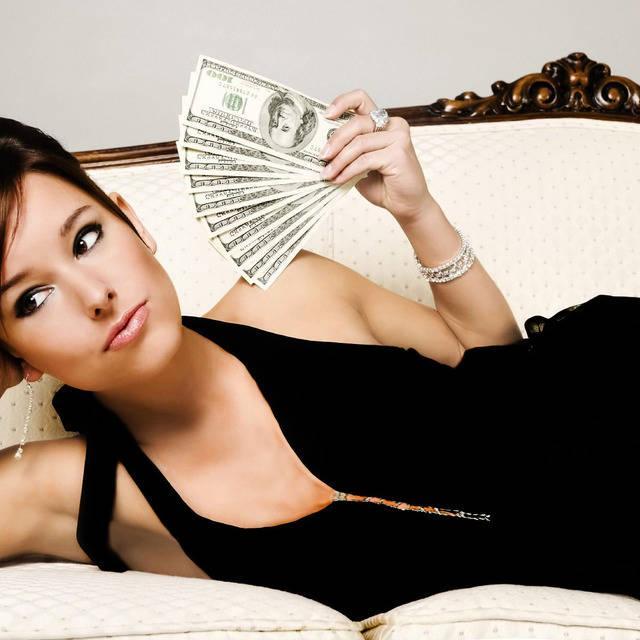 ตัวอย่าง ภาพหน้าปก:9 เหตุผลที่ผู้หญิงต้องเลือก "รวย" ส่วนความสวยเอาไว้ทีหลัง
