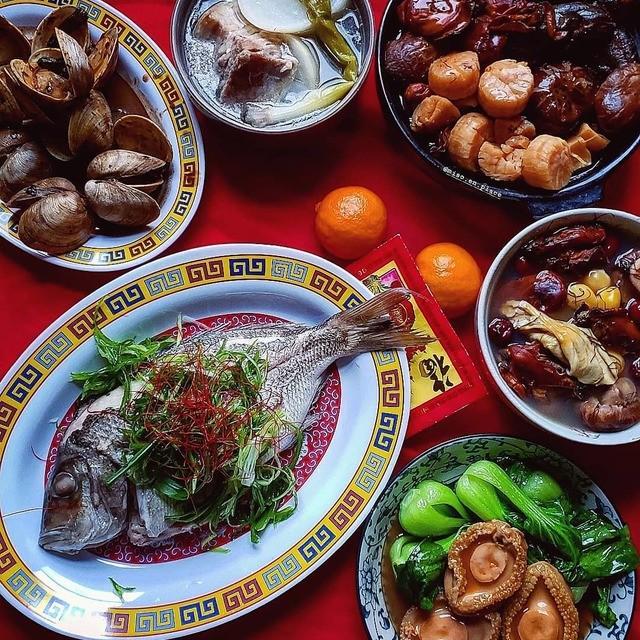 ภาพประกอบบทความ อิ่มท้อง โชคดี ร่ำรวย! 7 ชนิดของ ' อาหารมงคล-อัปมงคล ในวันตรุษจีน ' ที่คนจีนยึดถือทุกโต๊ะกินข้าว ❤