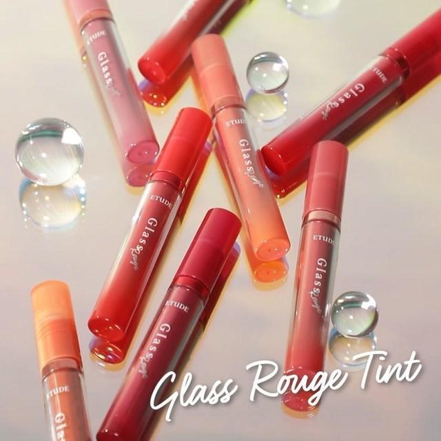 ภาพประกอบบทความ ทิ้นท์เนื้อฉ่ำ 8 เฉดสีใหม่ 'Etude New Glass Rouge Tint' เนรมิตริมฝีปากให้สวยแวววาว สดใสน่ามอง!