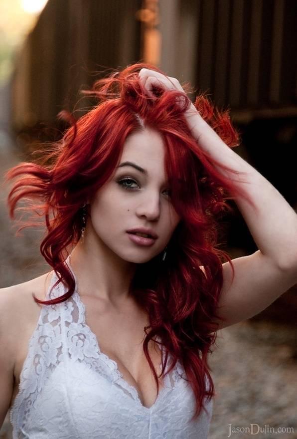 รูปภาพ:http://glamradar.com/wp-content/uploads/2015/01/bright-red-sexy-hair.jpg