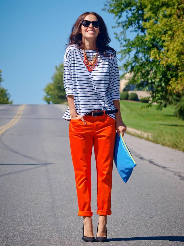 รูปภาพ:http://glamradar.com/wp-content/uploads/2016/06/1.-striped-top-with-orange-pants.jpg