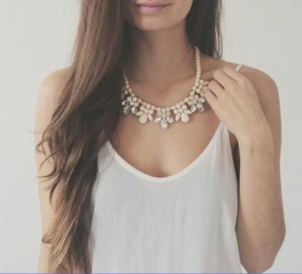 รูปภาพ:http://picture-cdn.wheretoget.it/qeum8a-l-610x610-jewels-white+tank-long+hair-brown+hair-glamour--tees-t+shirt-blouse-spring-longshoreman-necklace-pearl+necklace-diamonds-boho-white+singlet.jpg