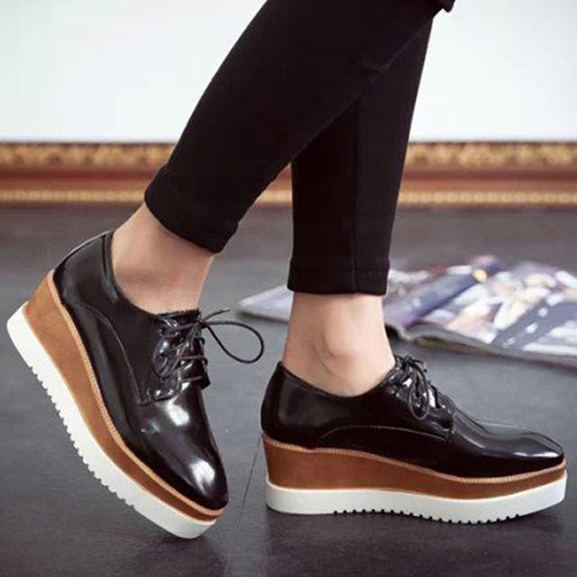 รูปภาพ:http://g03.a.alicdn.com/kf/HTB1pcaAJFXXXXXYXVXXq6xXFXXXh/stella-platform-shoes-soft-leather-high-heeled-platform-shoes-square-toe-wedges-single-shoes-female-shoes.jpg