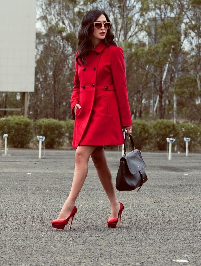 รูปภาพ:http://glamradar.com/wp-content/uploads/2015/12/2.-all-red-outfit-nicole-warne.jpg