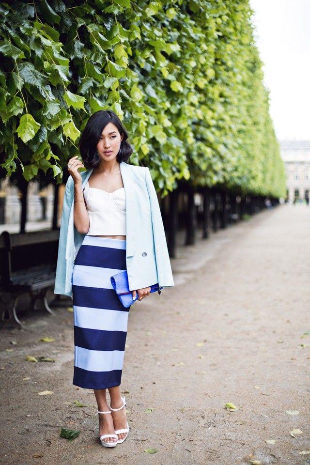 รูปภาพ:http://glamradar.com/wp-content/uploads/2015/12/6.-striped-skirt-with-corset-top-and-coat.jpg