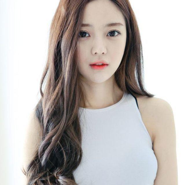 ภาพประกอบบทความ 32 การโพสท่าแบบสาวเกาหลี แปลงร่างเป็นสาวแบ๊วสุดน่ารัก