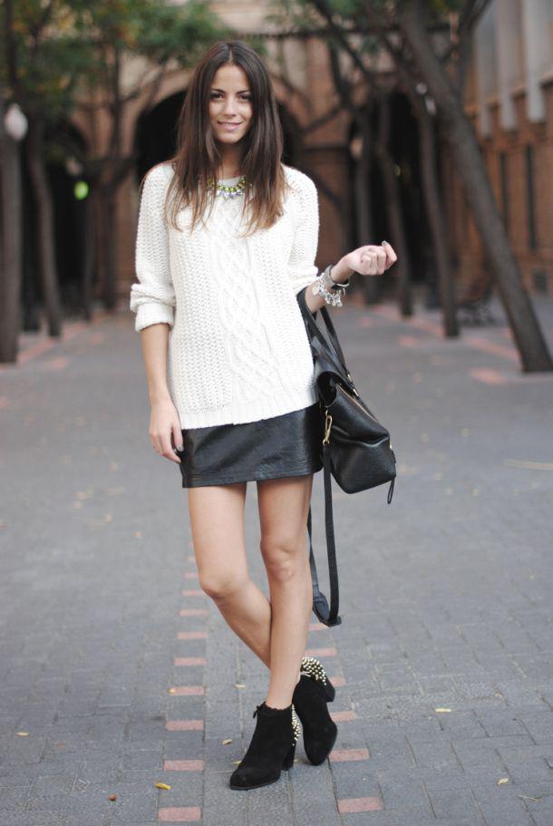 รูปภาพ:http://wardrobelooks.com/wp-content/uploads/2013/10/Black-Leather-Mini-Skirts-4.jpg