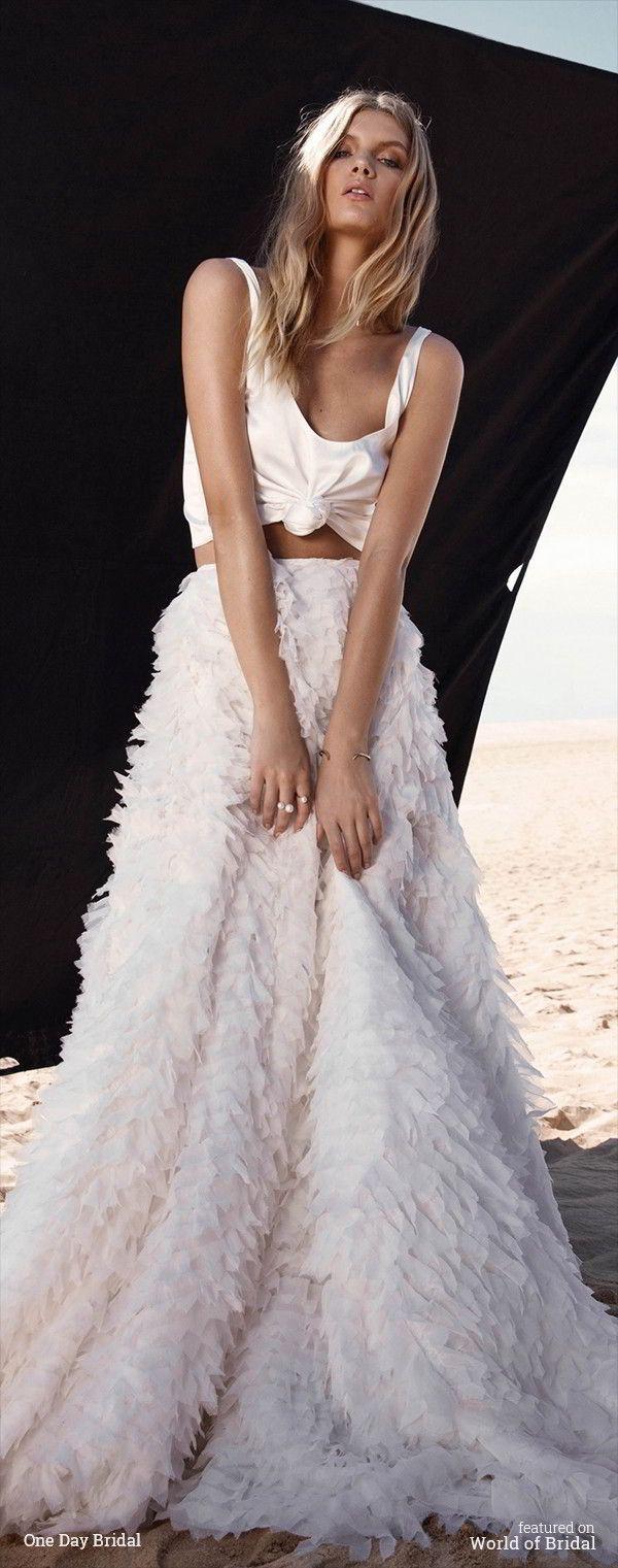 รูปภาพ:http://www.worldofbridal.com/wp-content/uploads/2016/05/One-Day-Bridal-2016-Wedding-Dress-5.jpg