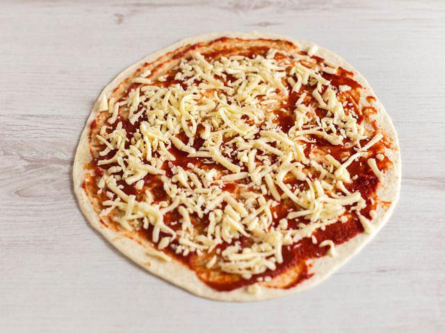 รูปภาพ:https://images.britcdn.com/wp-content/uploads/2016/07/Pizza-tortilla-roll-ups-3.jpg