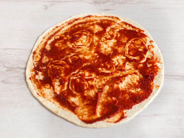 รูปภาพ:https://images.britcdn.com/wp-content/uploads/2016/07/Pizza-tortilla-roll-ups-2.jpg