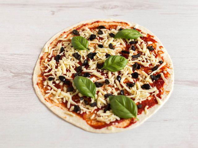รูปภาพ:https://images.britcdn.com/wp-content/uploads/2016/07/Pizza-tortilla-roll-ups-4.jpg