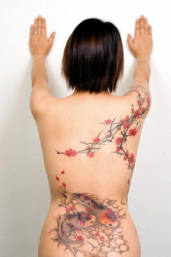 รูปภาพ:http://nenuno.co.uk/wp-content/uploads/2016/04/Cherry-blossoms-and-fish-tattoo-on-back.jpg