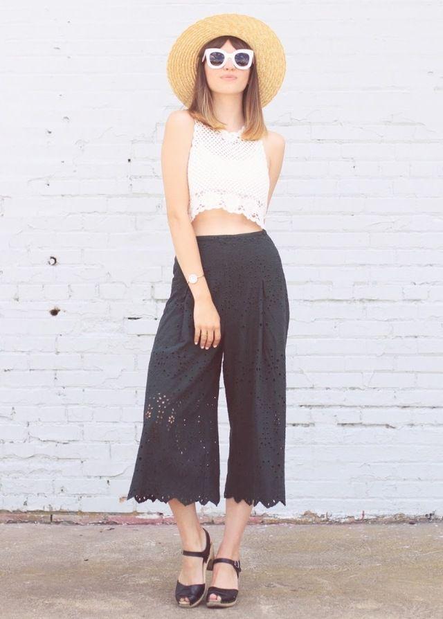 รูปภาพ:http://glamradar.com/wp-content/uploads/2016/07/1.-straw-hat-with-summer-culottes-and-crop-top.jpg