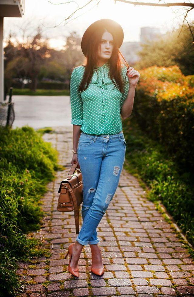 รูปภาพ:http://newfashioncraze.com/wp-content/uploads/2016/04/Trendy-Womens-Ripped-Jeans-2016-671x1024.jpg