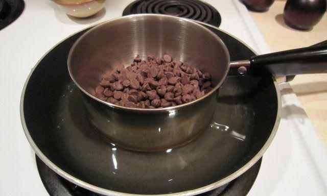 รูปภาพ:http://pikachakula.com/wp-content/uploads/2013/03/how-to-melt-chocolate.jpg